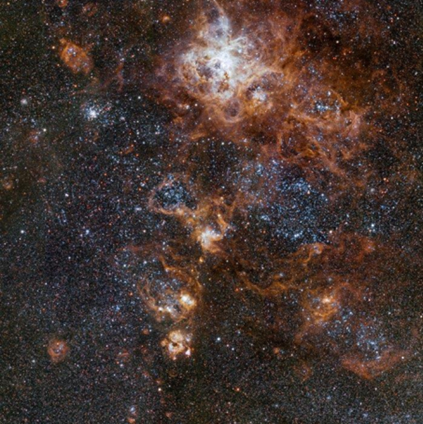 Região em torno da Nebulosa da Tarântula na Grande Nuvem de Magalhães.